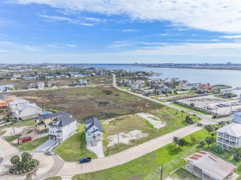 710 Vista Bella Galveston TX 77554