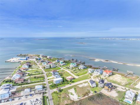 710 Vista Bella Galveston TX 77554