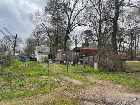 21434 Dunn New Caney TX 77357