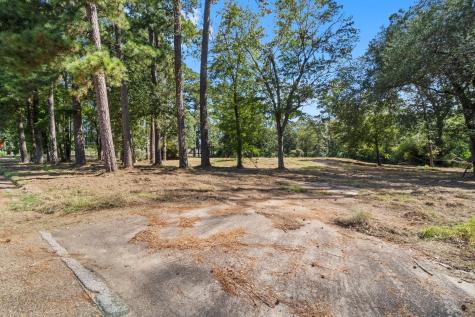 702 E Church Street Livingston TX 77351