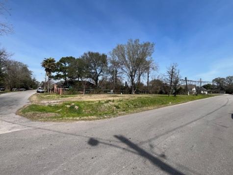 2695 Atlanta Street Beaumont TX 77701