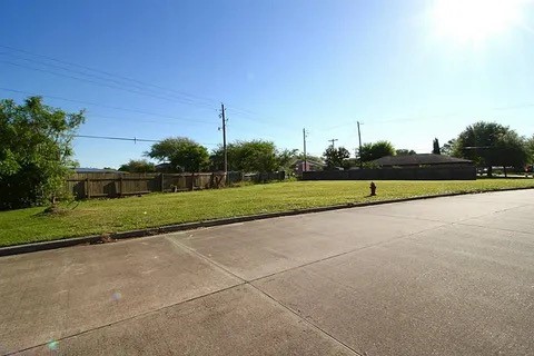 8802 Shiloh Avenue Texas City TX 77591