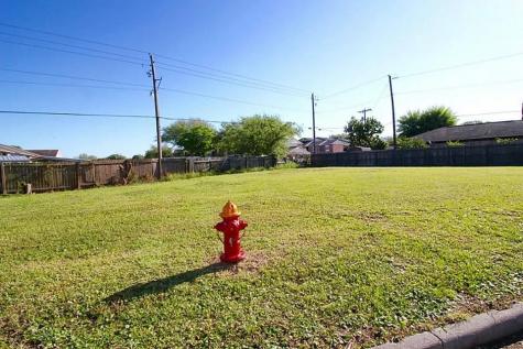 8802 Shiloh Avenue Texas City TX 77591