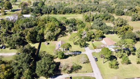 6519 Pinecrest Hitchcock TX 77563