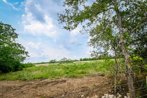 000 County Road 447 Waelder TX 78959