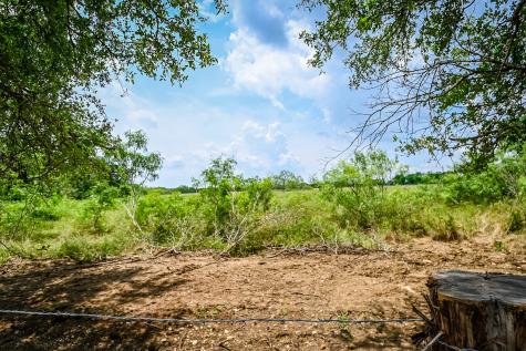 000 County Road 447 Waelder TX 78959