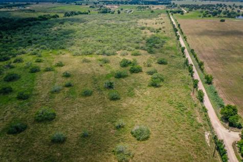 000 County Road 447 Waelder TX 78959