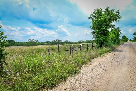 000 County Road 447 Waelder TX 78959