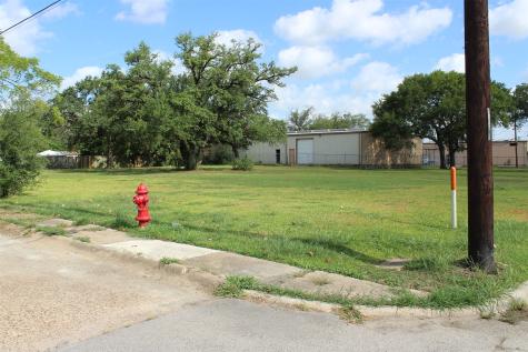 106 W Pitts Avenue Pasadena TX 77506