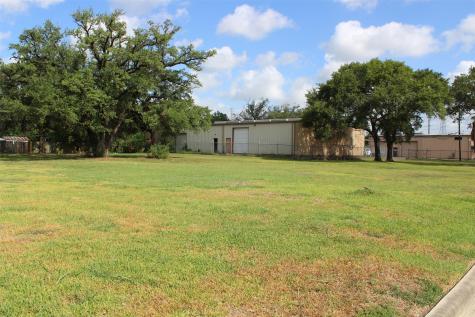 106 W Pitts Avenue Pasadena TX 77506
