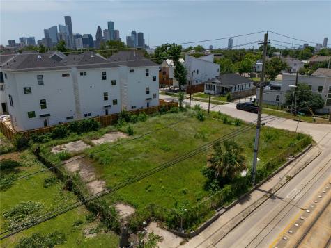 704 Boundary Street Houston TX 77009