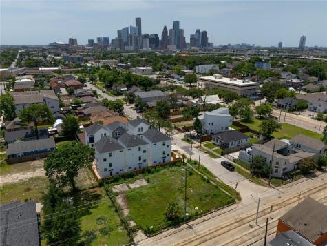 704 Boundary Street Houston TX 77009