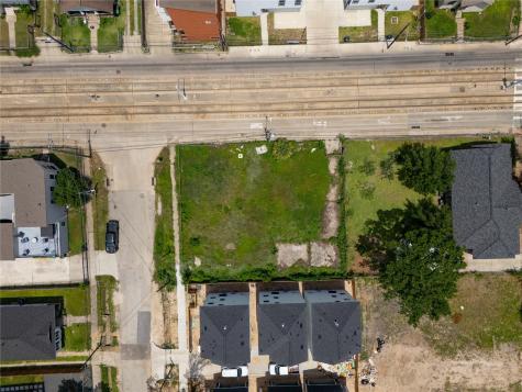 704 Boundary Street Houston TX 77009