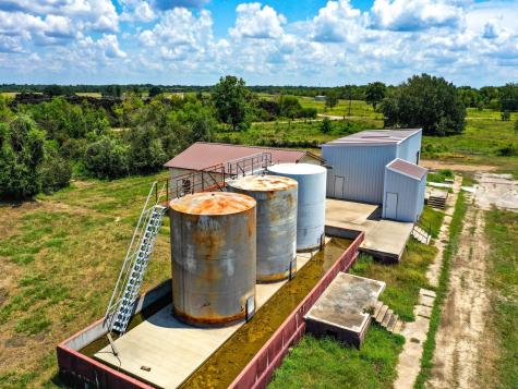 303 Vat Road Boling TX 77420