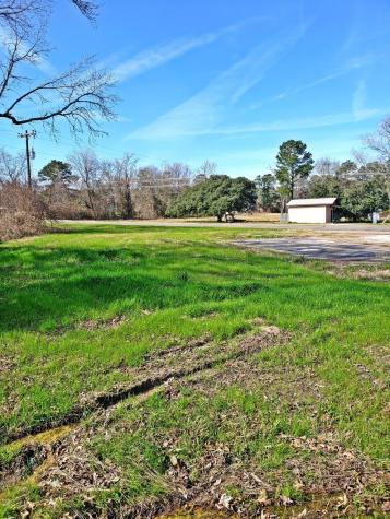 1330 Us Highway 190 W Oakhurst TX 77359