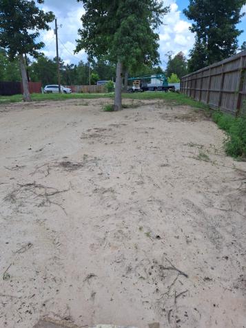 825 County Road 51023 Cleveland TX 77327