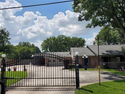1817 W Cedar Bayou Lynchburg Road Baytown TX 77521