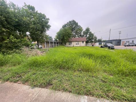 102 N Sampson Street Houston TX 77003