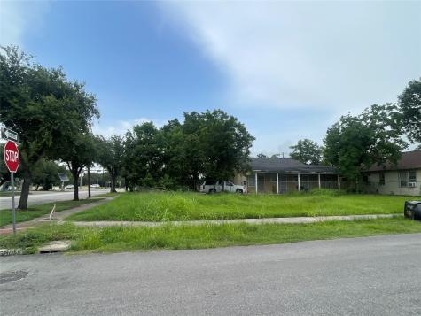 102 N Sampson Street Houston TX 77003