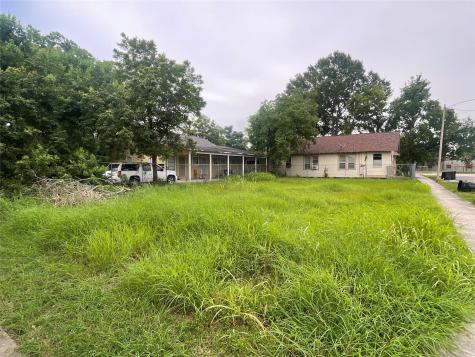 102 N Sampson Street Houston TX 77003