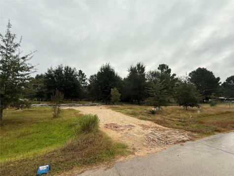 13 County Road 3410 Cleveland TX 77327