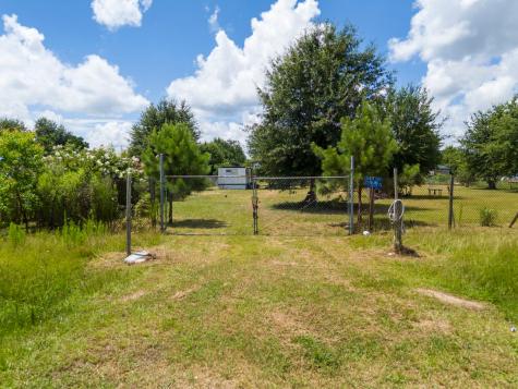 1598 County Road 3542 Cleveland TX 77327