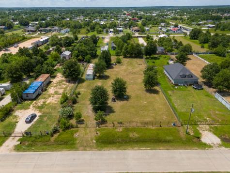 1598 County Road 3542 Cleveland TX 77327