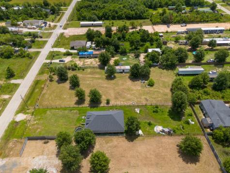 1598 County Road 3542 Cleveland TX 77327
