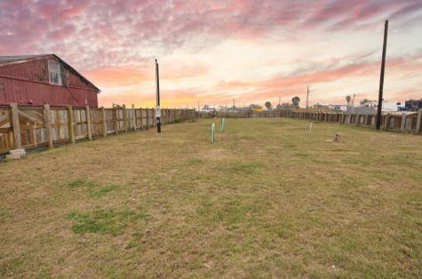 5801 Cr 201 Street Sargent TX 77414