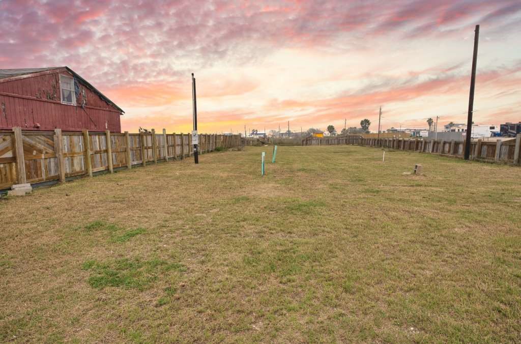 5801 Cr 201 Street Sargent TX 77414