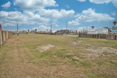 5801 Cr 201 Street Sargent TX 77414