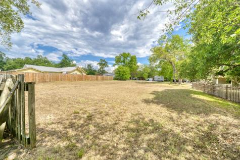 918 E Main Street Madisonville TX 77864