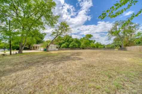 918 E Main Street Madisonville TX 77864