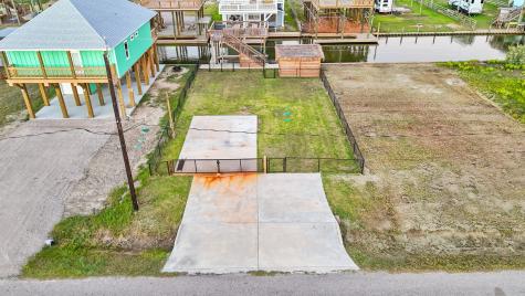 510 Cr-257p/ Dolphin Drive Freeport TX 77541