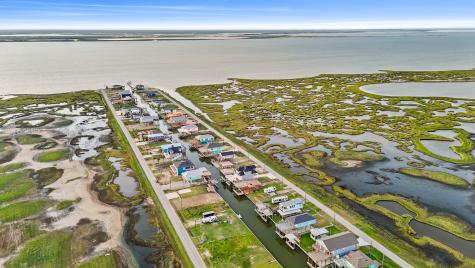 510 Cr-257p/ Dolphin Drive Freeport TX 77541