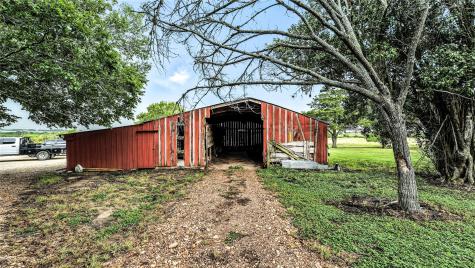 81 Private Road 3095 Shiner TX 77984