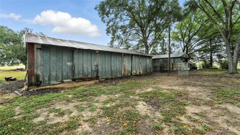 81 Private Road 3095 Shiner TX 77984