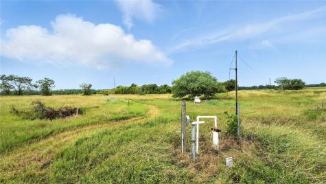 81 Private Road 3095 Shiner TX 77984