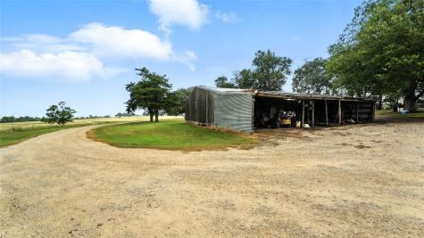81 Private Road 3095 Shiner TX 77984