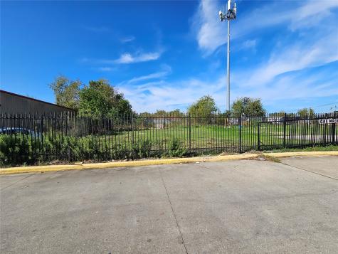 5919 N Wayside Drive Houston TX 77028