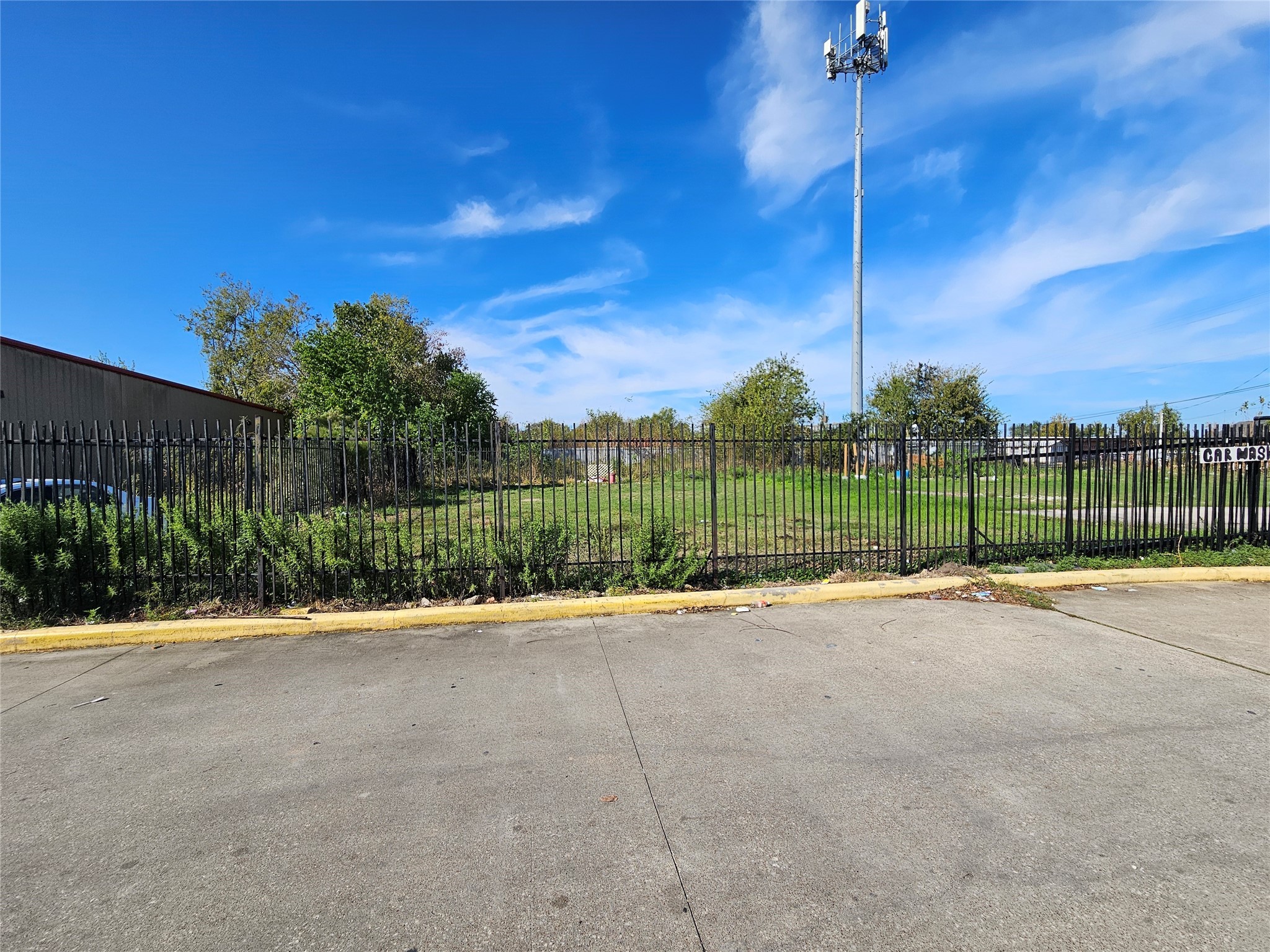 5919 N Wayside Drive Houston TX 77028