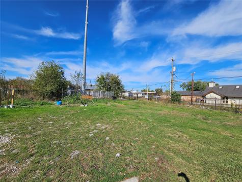 5919 N Wayside Drive Houston TX 77028