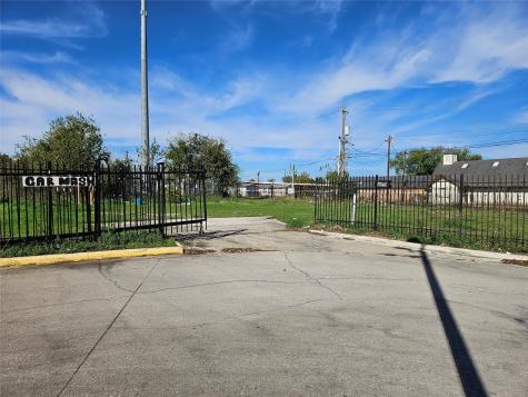 5919 N Wayside Drive Houston TX 77028