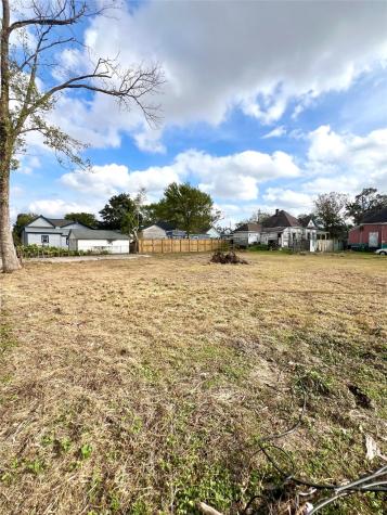 2110 Thomas Street Houston TX 77009