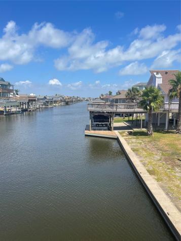 Lot 7 Jolly Roger Galveston TX 77554