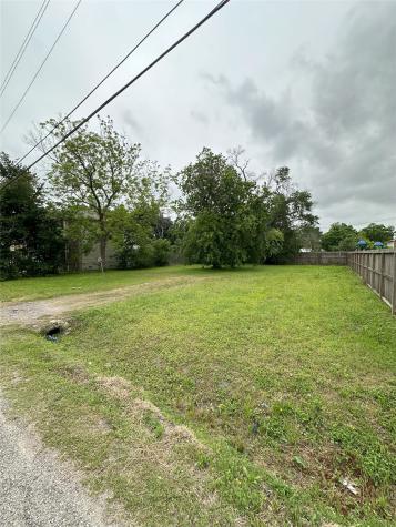 920 E 39th Street Houston TX 77022