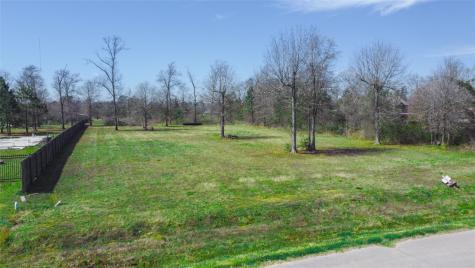 83 County Road 5004 Cleveland TX 77327