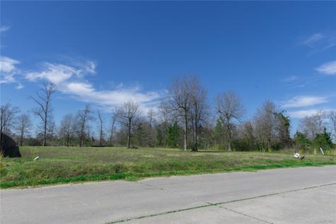 83 County Road 5004 Cleveland TX 77327