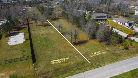 83 County Road 5004 Cleveland TX 77327