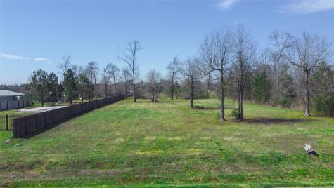 83 County Road 5004 Cleveland TX 77327